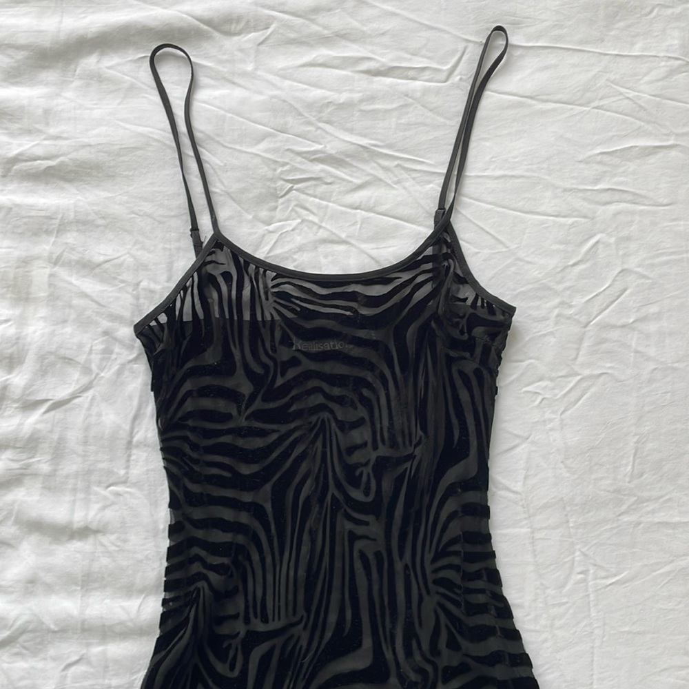 réalisation par zebra print dress